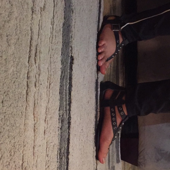 Sandals - Picture 3 of 5